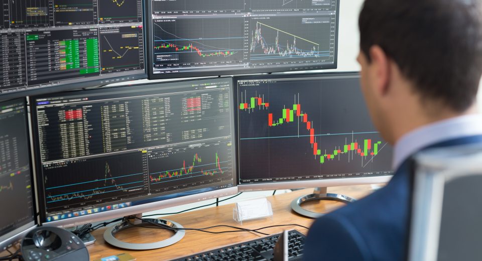 How do Professional Traders Trade?